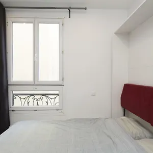studette-de-charme-neuve-proche-invalides-apartment.fr-paris.fr/